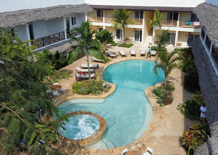 Kibanda Lodge And Beach Club