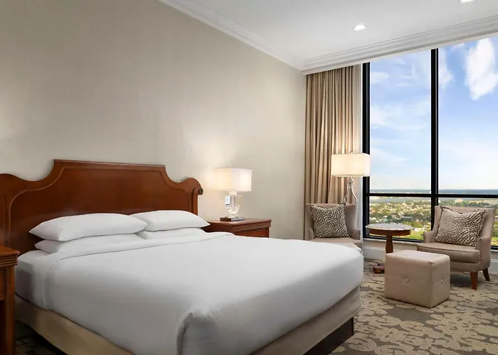 Hilton New Orleans Riverside Hotel Expert Review: What To Expect From ...