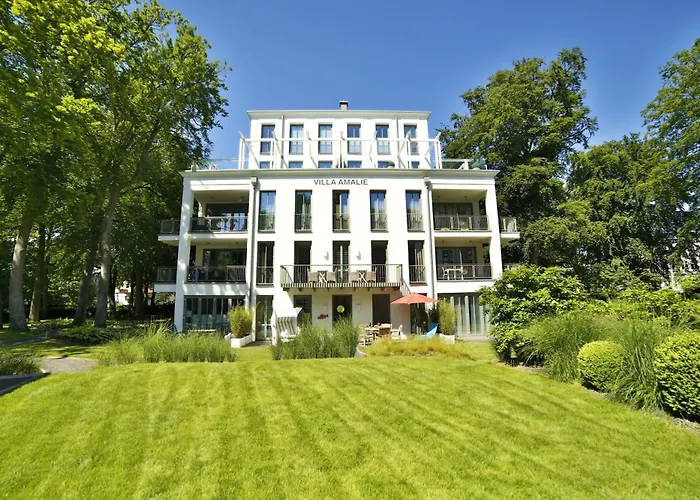Ferienvermietung: Ferienwohnung Strandlounge in den Parkvillen Binz