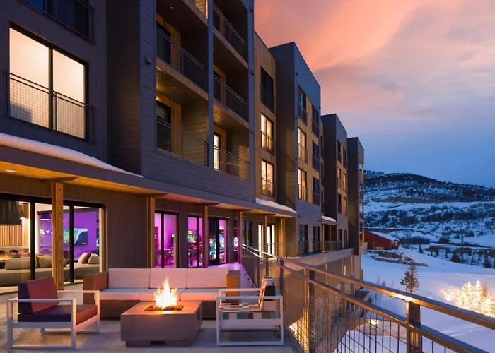 Slope Side Studio In The Heart Of Canyons Village With Heated Pool & Hot Tub!