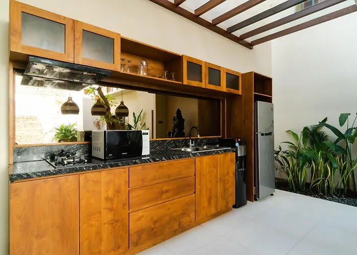 La Rose s And Suites Camp Canggu