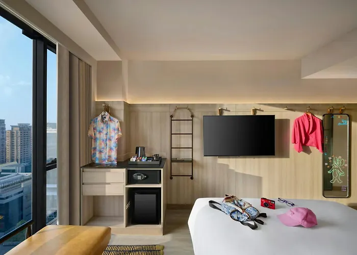 5 star hotel: Moxy Mumbai Andheri West