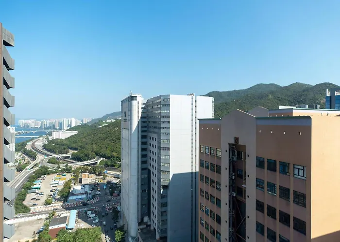 Hotels with tennis Courtyard By Marriott Hong Kong Sha Tin