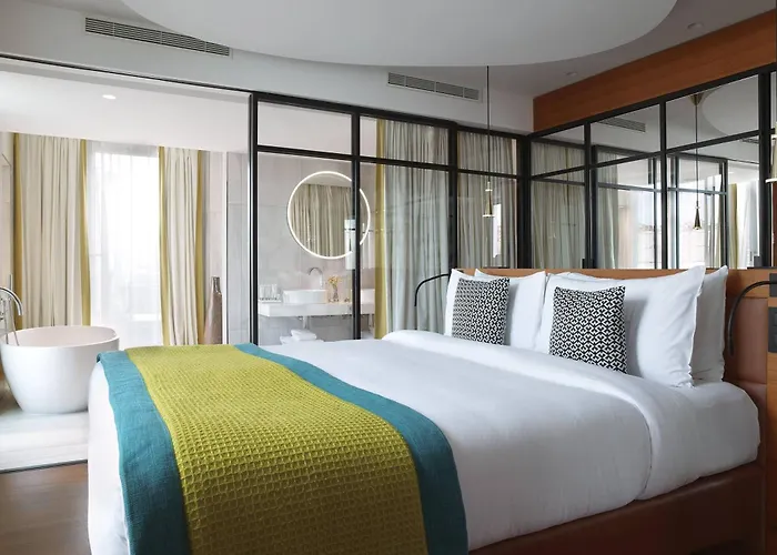 Hôtel accueillant les animaux: Renaissance Paris Republique Hotel&Spa