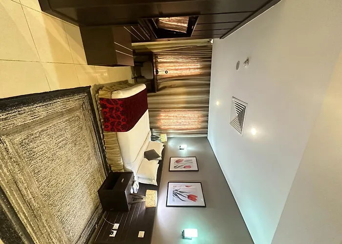 Golden Tulip Oniru Suites