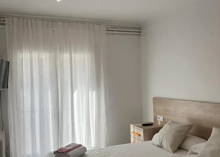 Hotel: Hostal La Tina