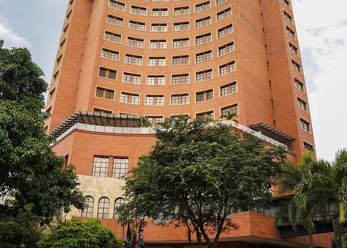 Hotel con piscina: Hotel Dann Carlton Cali