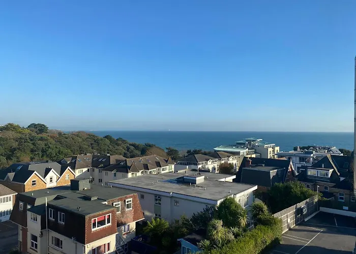 Riviera & Apartments - Alum Chine