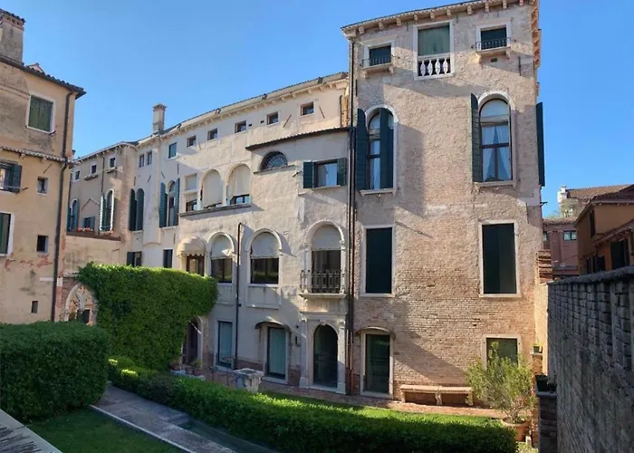 Apartahotel: Palazzo Contarini Della Porta Di Ferro