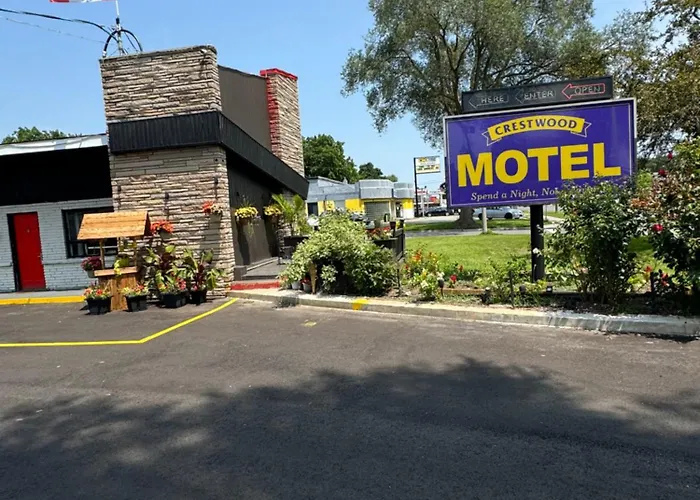 Hotel near College: Crestwood Motel