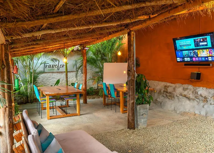 Traveler Hostel