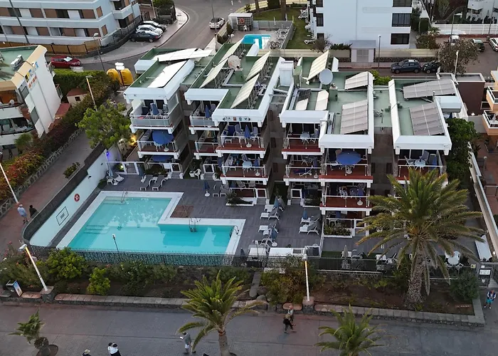 Apartamentos El Paseo