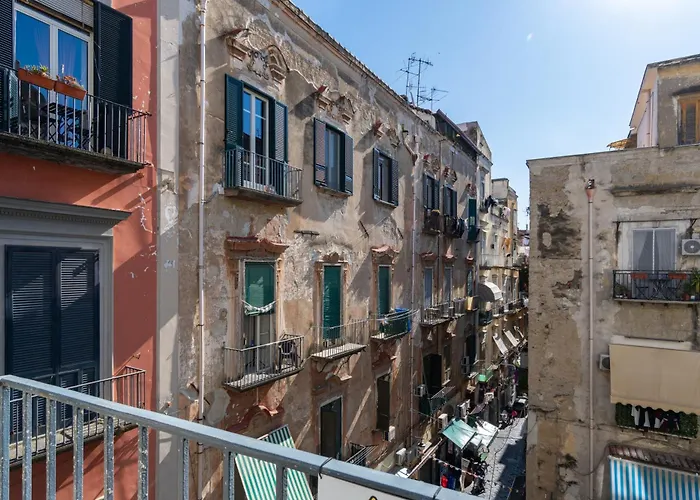 La villa: Napoli Visit Home