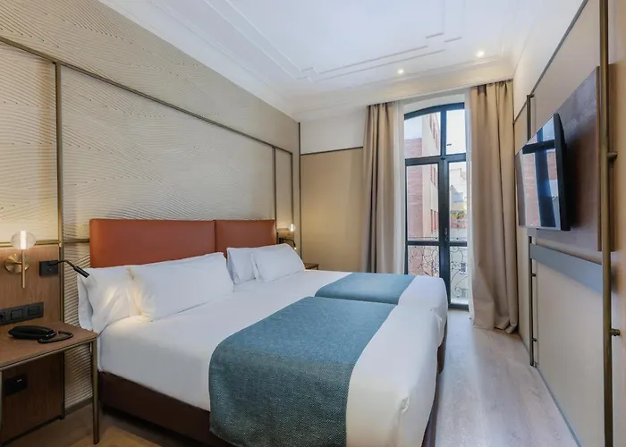 Pet Friendly hotel: Hotel Medinaceli 4 Estrellas Superior