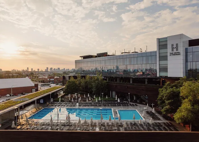 Hotels with tennis & Athletic Club At Midtown