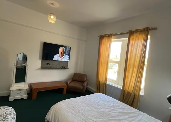 Guest house: Eva Lodges