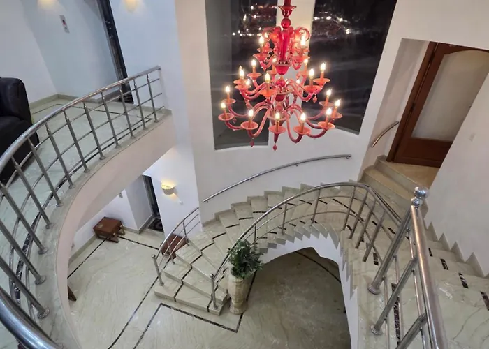 Hotel Collena, Uthandi