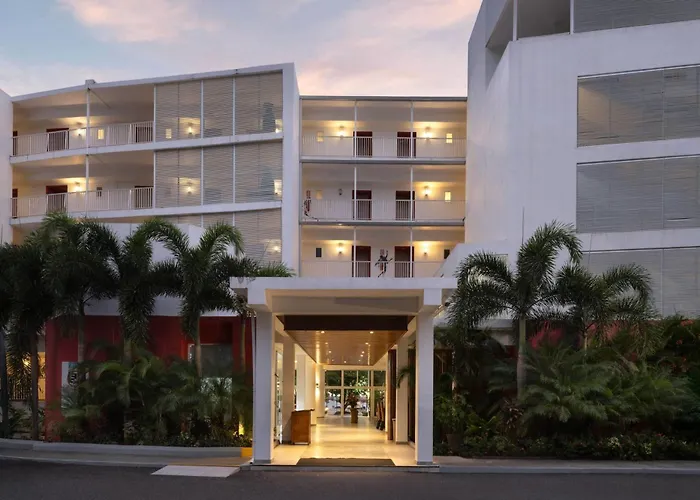 Hôtel 4 étoiles: Grand Decameron Cornwall Beach, A Trademark All-Inclusive Resort