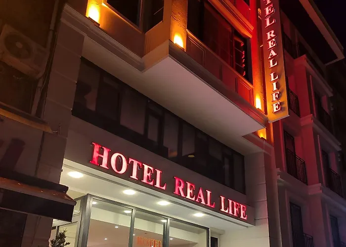 Hotel barato: Hotel Real Life