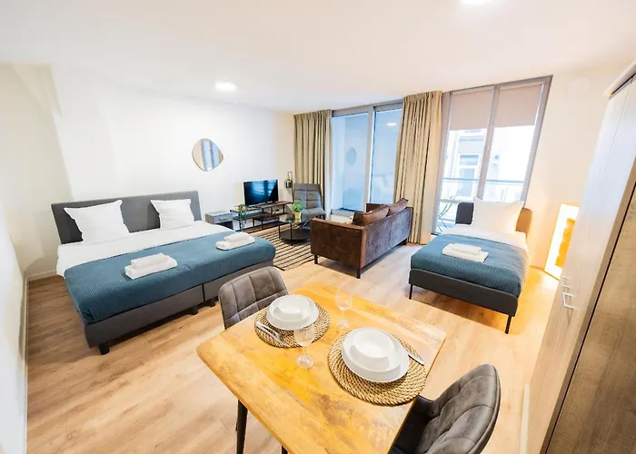 Alphabet Apartments - Prins Hendrikkade 10