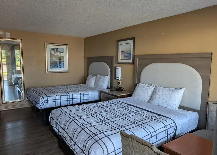 Hotels Close to Airport Express Inn