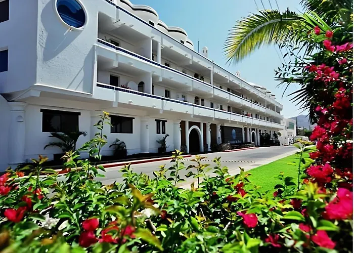 Club Cascadas De Baja