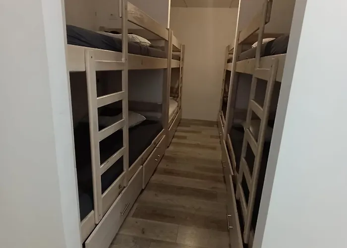 Herberg: Backpackers Home
