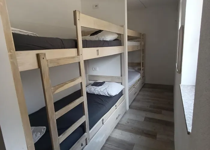 Herberg: Backpackers Home