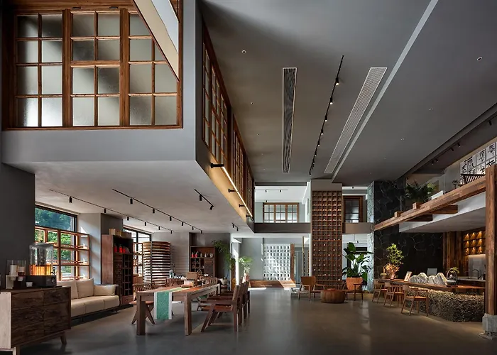 Zhangjiajie Sanhe Hotel-Tea Culture Experience, Tea Tour, Free Pick Up Service More Than 2 Nights,Free Shuttle Service To East Gate Of Forest Park, Free Welcome Tea, Free Folk Costume Experience,English Customer Service