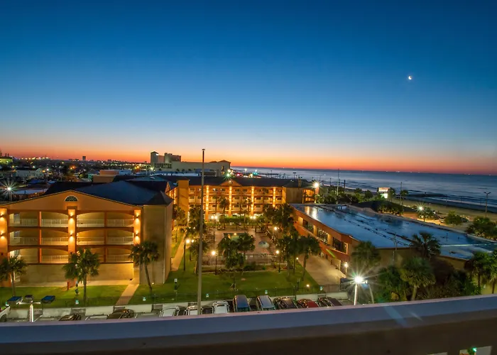 Clarion Pointe - Beachfront