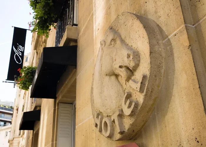 Family Hotel: Hotel Ares Eiffel