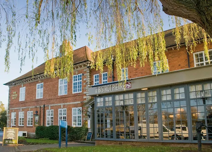 Swan'S Nest Hotel