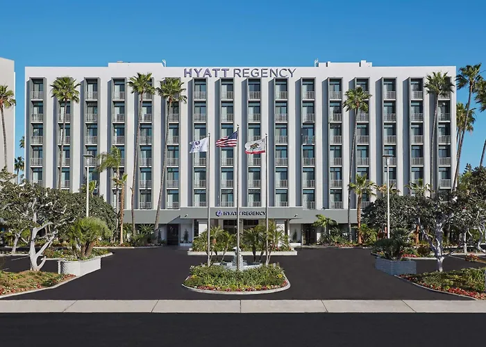 Pet Friendly hotel: Hyatt Regency Newport Beach West