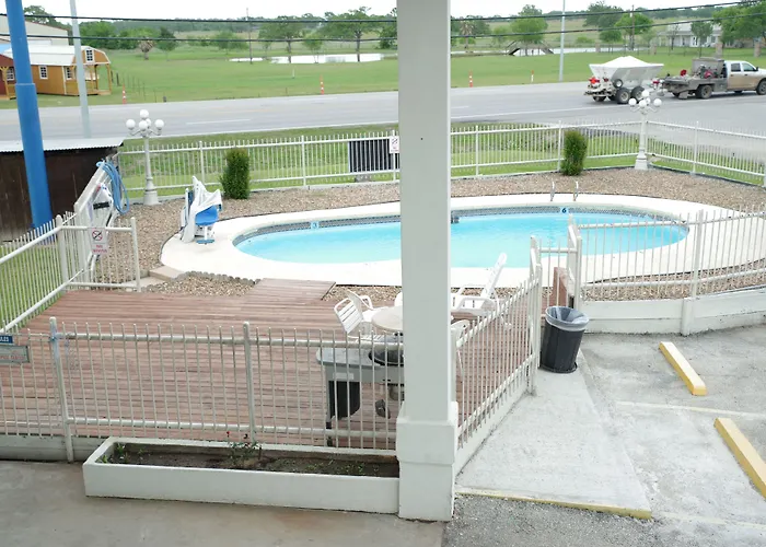 Motels Giddings Executive Inn