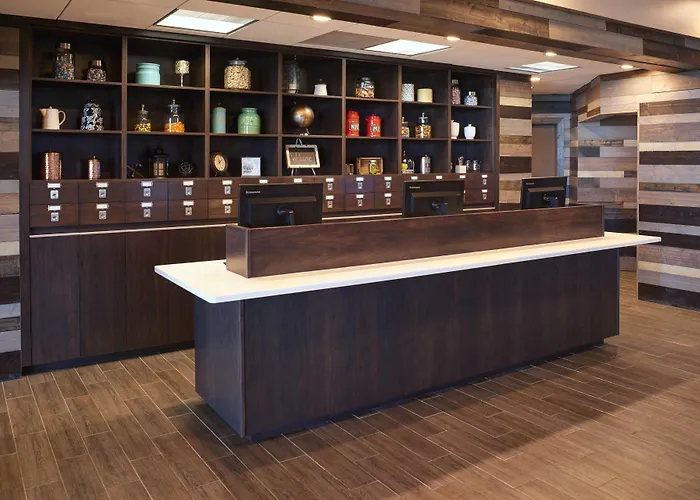 Cheap hotel: Four Points By Sheraton Detroit Novi
