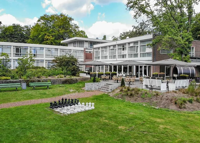  Fletcher Restaurant