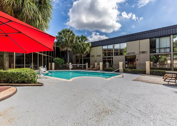 Dog friendly hotels Red Roof Inn Plus & Suites Houston - Iah Airport Sw