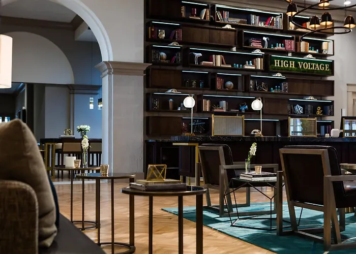 Family Hotel: Renaissance Waterford Oklahoma City Hotel