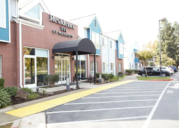 Hotel with Tennis: Residence Inn By Marriott Sacramento Airport Natomas