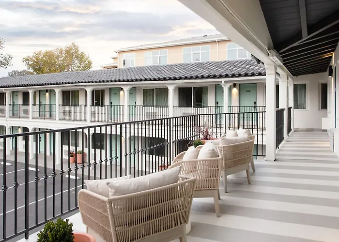 Leland Hotel