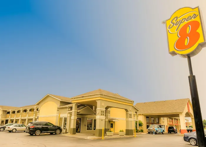Motels Super 8 By Wyndham Oklahoma Airport Fairgrounds West