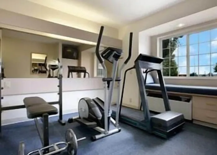 Microtel Inn & Suites By Wyndham East