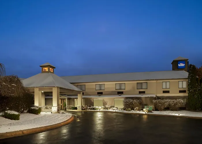 Baymont By Wyndham Airport Area Free Airport Shuttle
