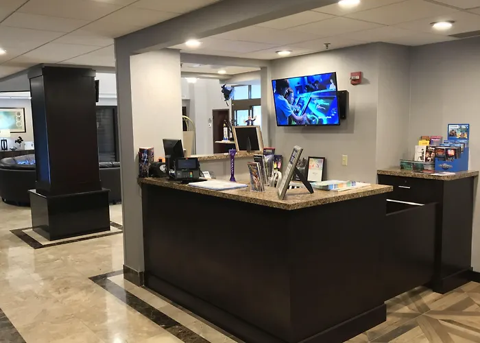 Hot Tub in Room Wingate By Wyndham, Universal Studios - Free Theme Park Shuttle