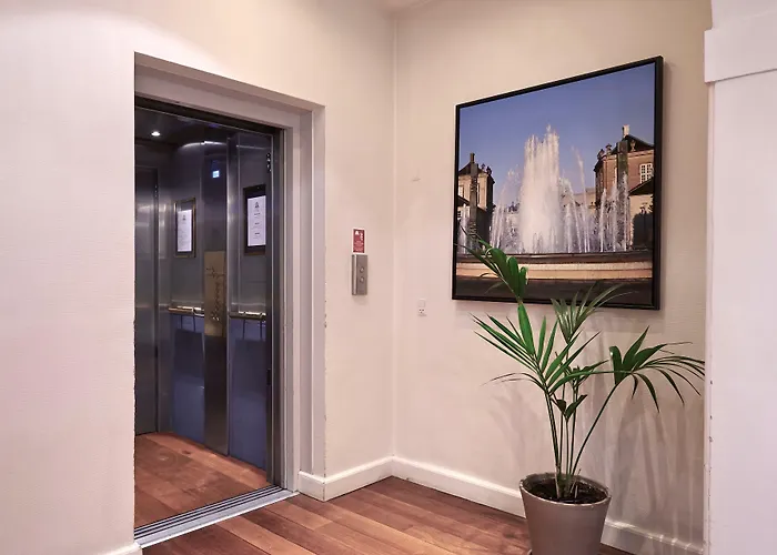 Hôtel de l'aéroport: Savoy Hotel