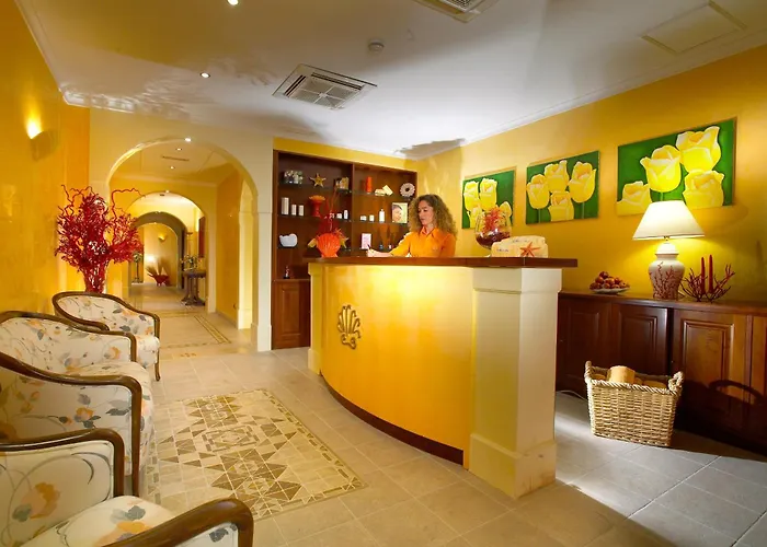 Hotel Con Piscina Caparena