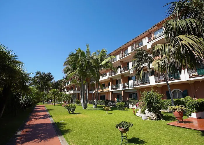 Hotel Con Piscina Caparena