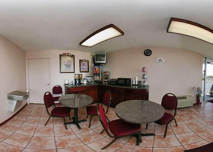 Motel: Super 8 By Wyndham Oklahoma Fairgrounds