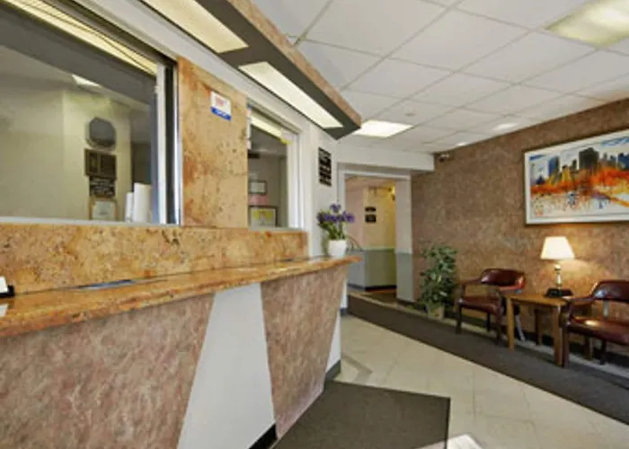 Super 8 By Wyndham Long Island City Lga