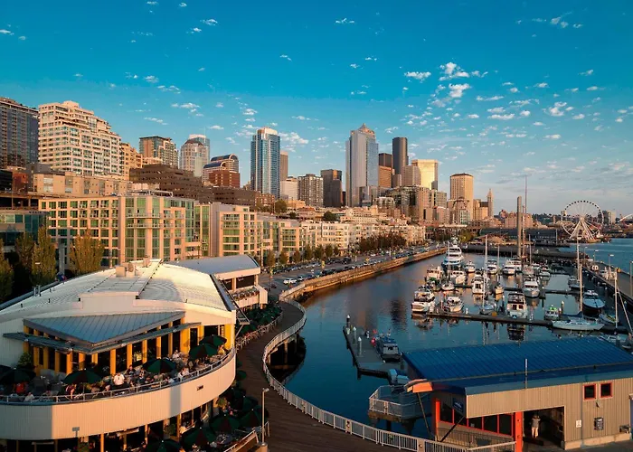 Hotels with pool Seattle Marriott Waterfront